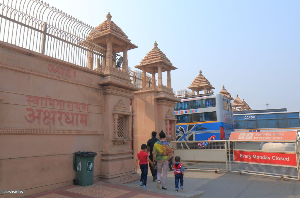 akshardham temple boat ride